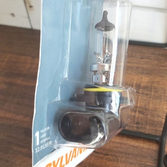 SYLVANIA Halogen Headlight Daytime Running Light Bulb - 9006 Basic - Picture 6 of 6